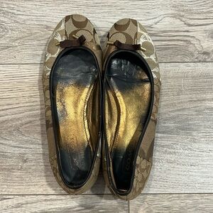 Coach flats